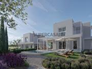 Moradia T2+1 com Piscina Privativa e Integração com o...