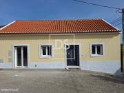Moradia T2+1 em Santo Isidoro Espao, Conforto e...