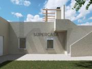 Moradia T2+1 Nova com Piscina, Rooftop e Garagem Projeto...
