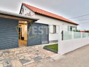 Moradia T2+1 TOTALMENTE RENOVADA Telheiro com...