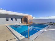 Moradia T2+2 Moderna com Piscina, Garagem e Acabamentos...