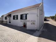 Moradia T2 + 1, localizada numa zona tranquila São Pedro...