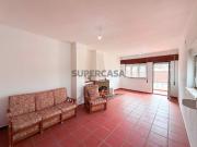 Moradia T2 + 1 Renovada, no Tramagal, em Abrantes
