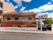 Moradia T2 à venda em Amadora