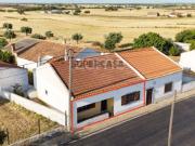 Moradia T2 + Anexo T1 com Quintal em Olhas, Ferreira do...