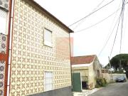 Moradia T2 com Sótão Independente Espaço e Potencial!