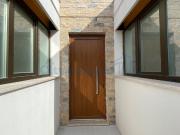 Moradia T2 com garagem e piscina junto à praia