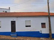 Moradia T2 com quintal e garagem Viana do Alentejo, vora