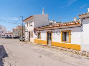 Moradia T2 com quintal no centro de Lagoa