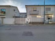 Moradia T2 de dois pisos e de 3 frentes em Rio Tinto,...