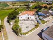 Moradia T2 em Atouguia da Baleia