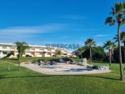 Moradia T2 em condomínio privado, com piscina e garagem...