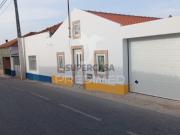 Moradia T2 em Nossa Senhora do Pópulo, Coto e São Gregório