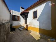 Moradia T2 habitável com terreno imovel com licença de...