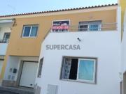 Moradia T2 localizada na Freguesia de Lourinhã e Atalaia