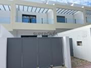 Moradia T2 nova, com arquitetura moderna em Tavira, Algarve