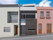 Moradia T2 para recuperar, com projeto aprovado | Rua do...