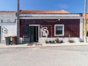 Moradia T2 Renovada no Gaio Rosário – Terraço com Vista... Moradia T2 Renovada no Gaio Rosário – Terraço com Vista...