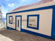 Moradia T2 Totalmente Remodelada em Sesimbra a 2 minutos...