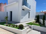 Para venda moradia em Cascais a preo de apartamento