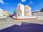 Moradia T3+1 Centro Ericeira Totalmente remodelada com...