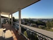 Moradia T3+1 com garagem na encosta do Logo de Deus