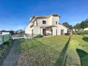 Moradia T3+1 com jardim e vista mar