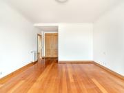 Moradia T3+1, com jardim, garagem e vista mar, Cascais