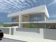 Moradia T3+1 com piscina e anexo em Fernão Ferro