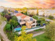 Moradia T3+1 com Piscina e Excelente Localização Bairro...