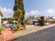 Moradia T3+1 com piscina em zona tranquila, Lagos, Atalaia