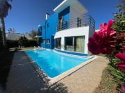 Moradia T3+1 com Piscina, no Condomínio Palmela Village,...