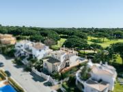 Moradia T3+1 com piscina privada à venda, em Vilamoura