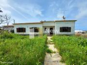 Moradia T3+1 com Terreno de 1.500 m no Casal das Figueiras