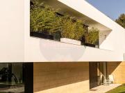 Moradia T3+1 de Luxo com Vista Lago e Campo de Golfe...