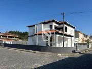 Moradia T3+1 em Chafé | Com garagem | Perto da Praia,...