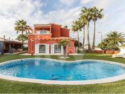 Moradia T3+1 isolada com Piscina, Jardim, Zona de Lazer...