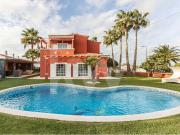 Moradia T3+1 isolada com Piscina, Jardim, Zona de Lazer...