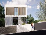 Moradia T3+1 em S. Félix da Marinha