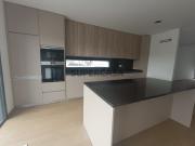 Moradia T3+1 nova com 3 frentes em Lobão, S.M.Feira