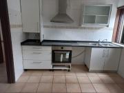 Moradia T3+1 para arrendamento em Esgueira