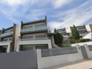 Moradia T3+1 para venda em condomínio Fechado c/ Piscina...