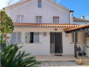 Moradia T3+1 remodelada e muito bem cuidada c/ pequeno...