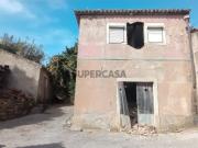 Moradia T3+1 situada em Vale Benfeito, perto da...