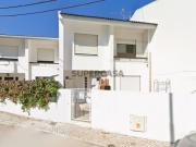 Moradia T3+1, Totalmente Remodelada a 5min da praia