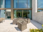 Moradia T3+1 triplex com jardim no Legacy