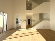 Moradia T3+2 a venda e a Estrear no Centro da Costa da...