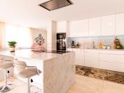 Moradia T3+2 de Luxo em Quarteira, a 5 min. da Praia