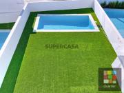 Moradia T3 + 1 com piscina na Charneca de Caparica