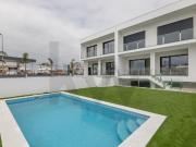 Moradia T3 + 1 Moderna com Piscina e Jardim – Charneca...
